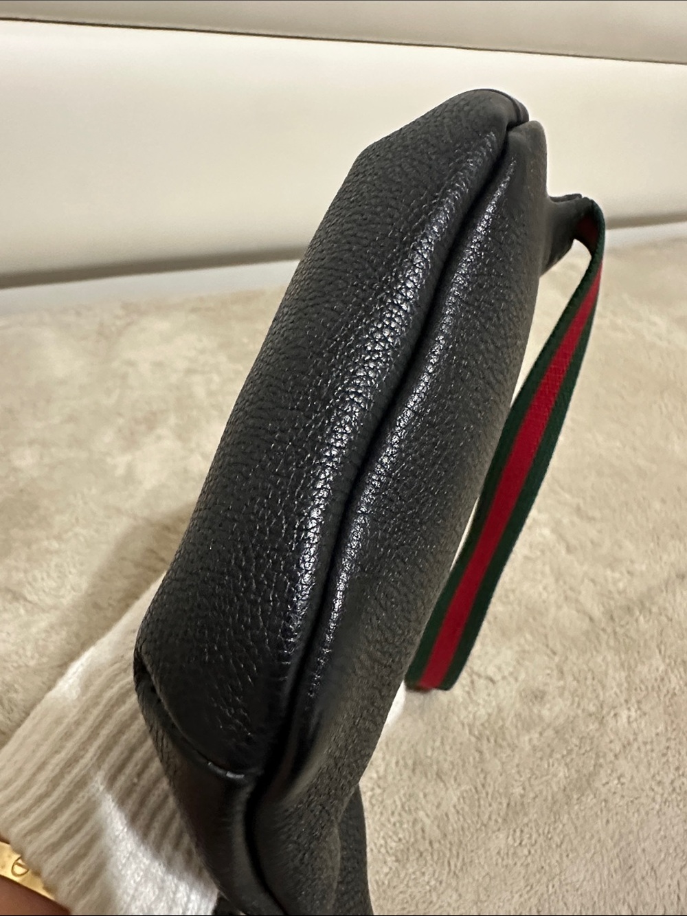 Gucci Black Leather Logo Belt/Crossbody Bag with Sherry Line - Picture 6 of 15